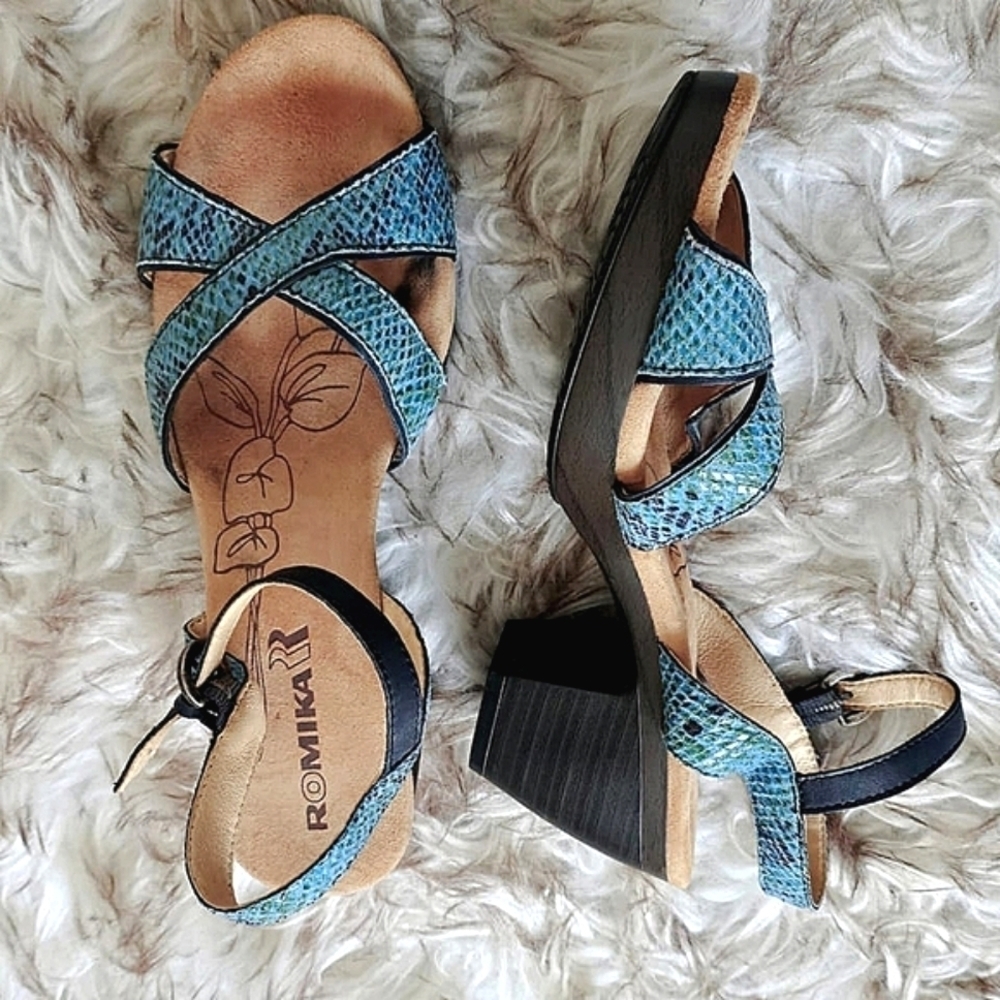 Romika Nancy Women's Blue Skin Print Heeled Sandals Size 8.5 🌴